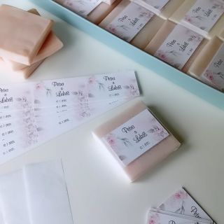 Něžnost 🩷 Svatební mýdélka na přání s vlastní grafikou. Napište si o ta svá, ráda vám je připravím 🪷😊 Krásné papíry a tisk...